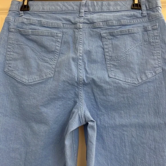 D & Co ladies capris - Picture 6 of 8